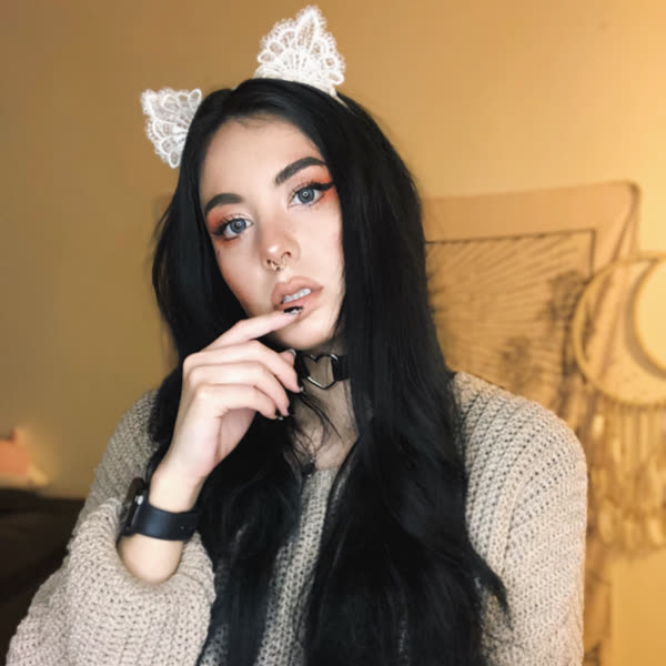 esi_bear | TtvGirls - female streamers