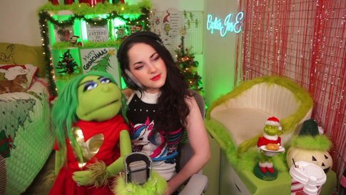 Singing and Improv Ventriloquism🎙️🎶 😶 !grinch