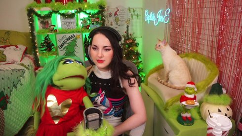 Singing and Improv Ventriloquism🎙️🎶 😶 !grinch