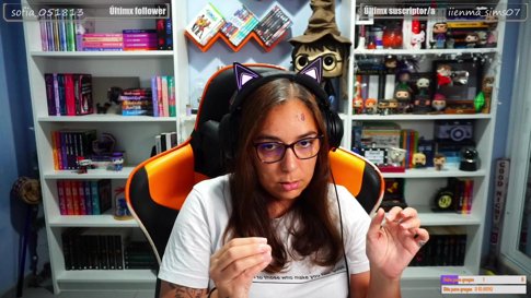 ESTRENANDO MI BOTELLA NUEVA.. ¿CUÁNTO DURARÁ ESTA? ✨ JUGANDO R.E.P.O. CON LA GENTE DEL CANAL❗️ | 💜 SUB = CAJA
