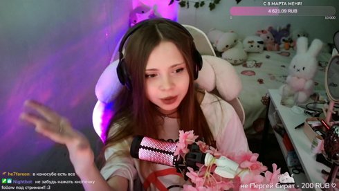 показываю сердечко за фоллоу