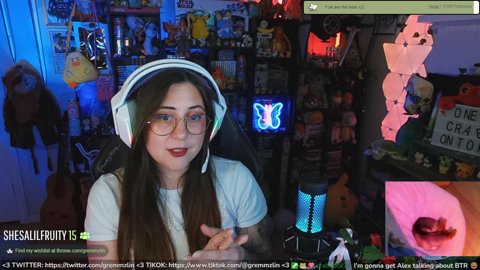 There's ANOTHER Room?! ✨🌸 !discord !socials