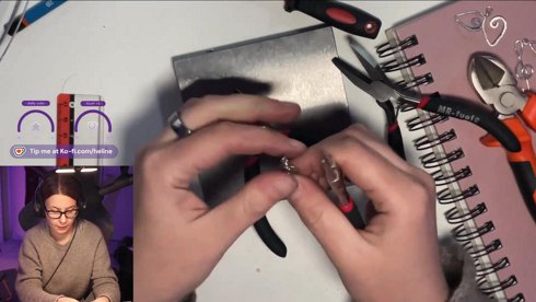 I have a new hammer! ❄️ Cozy but slightly chaotic