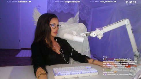 Hola || !ABOUTME !DC !CODE !SOCIALS !MINECRAFT !kurden !WhiteMode