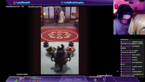 Hoy día de novelas y pelucas