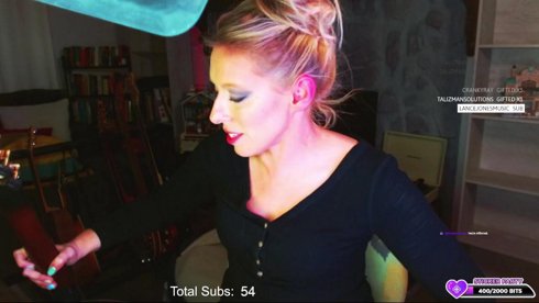 I'm a singer if you like that sorta thing !sl !sr