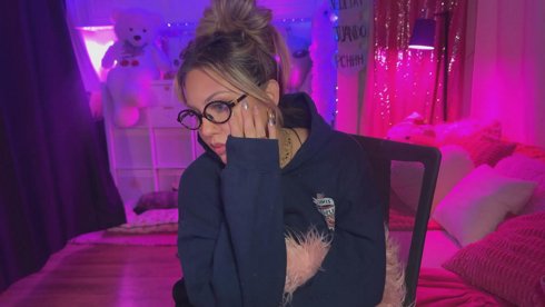 needy girl needs attention !linktree