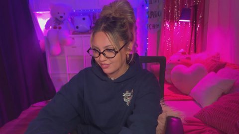 needy girl needs attention !linktree