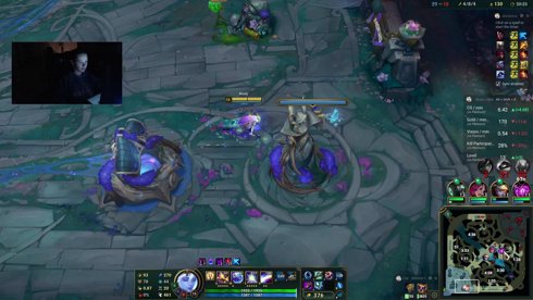new girl on the block touches a game and looks like lux  | !twitter
