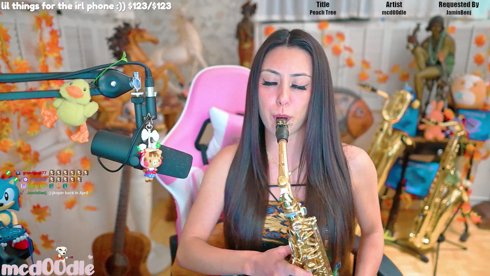 she do be kinda vibin' doe ♫ very normal stream! !wishlist !tip