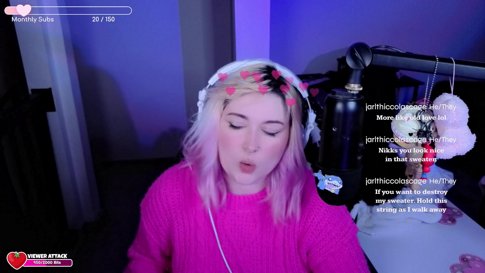 5 years on twitch dot com || ♡  !gif !socials