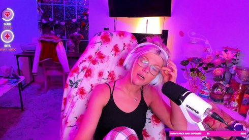 Crazy stuff goin on over yonder. | 18+ | Lurkers welcome