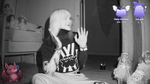 Hey ghoul fiends🖤🦇 -♡- !Throne !dono