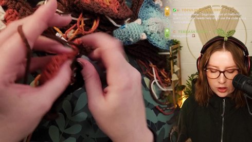 🍂 crocheting a fall scarf | first official crafting stream!