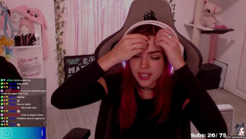 Holiiiiiiiiii ♥ otro día consecutivo más en stream se viene el fin del mundo xD| !redes