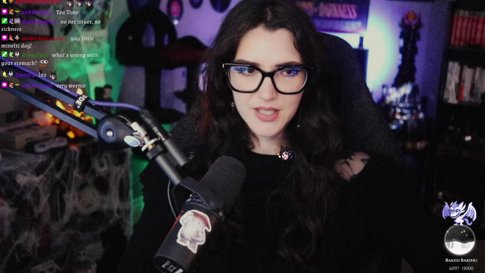Taking a Silksong break to play some HORROR!! 🚫👁️